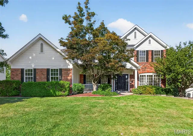 Photo 3 of Single family home for sale at 1519 Oakland Hills Dr, O Fallon, MO 63366 | MLS# MIS26043322 | Listing updated on 2026-09-14