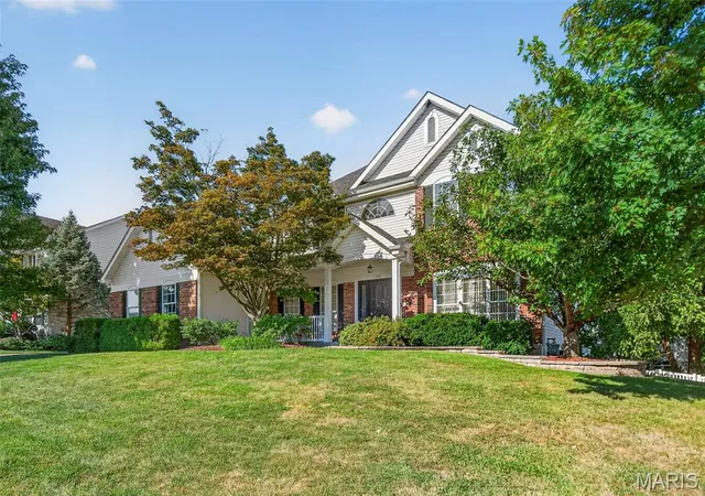 Photo 4 of Single family home for sale at 1519 Oakland Hills Dr, O Fallon, MO 63366 | MLS# MIS26043322 | Listing updated on 2026-10-20