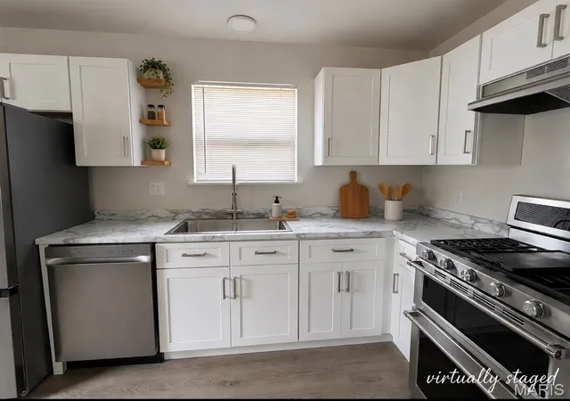2nd image of 433 W Eldon St, Saint James, MO 65559 | MLS# MIS26043345