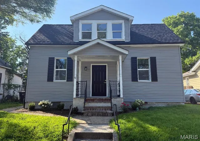 Homes for sale in Belleville, IL | 1649 N Church St, Belleville, IL 62221 | MLS# MIS26043349