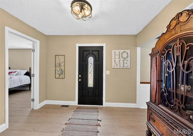 Photo 2 of Single family home for sale at 20 Sandalwood Ct, Saint Charles, MO 63304 | MLS# MIS26043351 | Listing updated on 2026-09-07