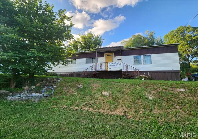 Homes for sale in Conway, MO | 102 E Jefferson Ave, Conway, MO 65632 | MLS# MIS26043362