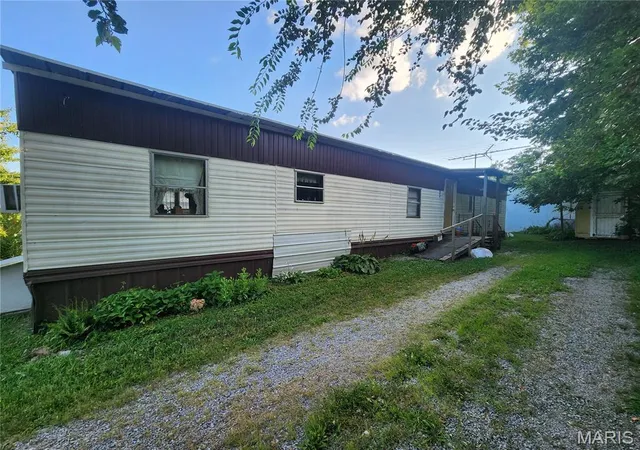 Homes for sale in Conway, MO | 102 E Jefferson Ave, Conway, MO 65632 | MLS# MIS26043362