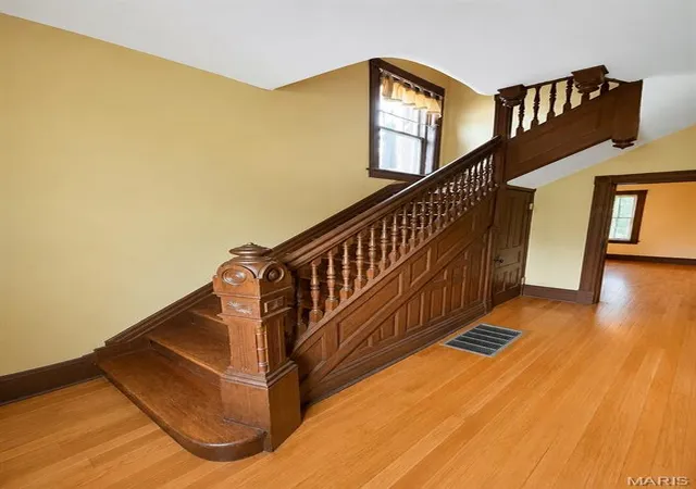 Photo 2 of Single family home for sale at 5025 Raymond Ave, St Louis, MO 63113 | MLS# MIS26043370 | Listing updated on 2026-08-13