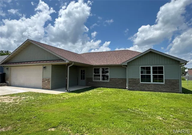 Homes for sale in Waynesville, MO | 152 Mesa Dr, Waynesville, MO 65583 | MLS# MIS26043373