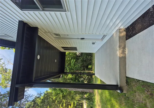 Homes for sale in Godfrey, IL | 125 Anna Ave, Godfrey, IL 62035 | MLS# MIS26043381