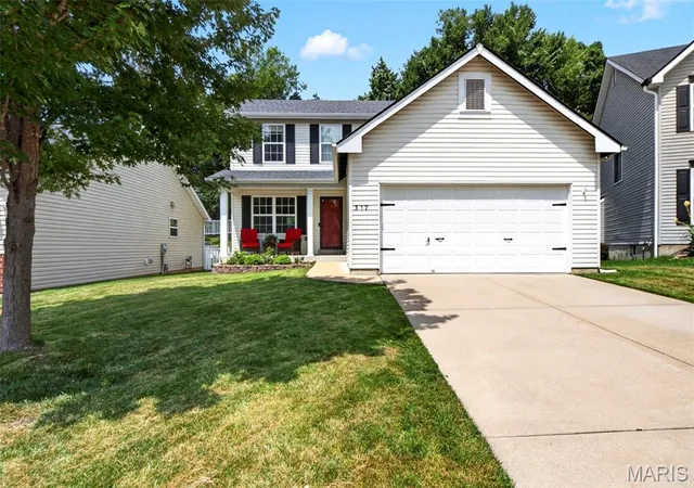 3rd image of 317 Hunters Heights Dr, Eureka, MO 63025 | MLS# MIS26043385