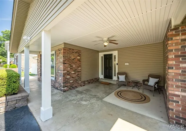 Homes for sale in Manchester, MO | 7 Nicolet Dr, Manchester, MO 63011 | MLS# MIS26043387