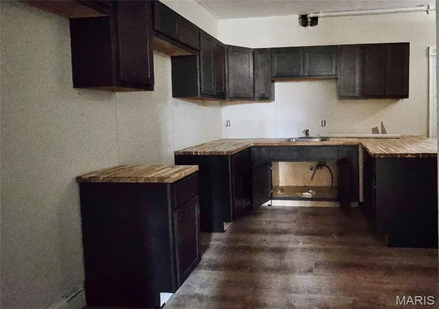 Photo 3 of Single family home for sale at 3451 Itaska St, Saint Louis, MO 63111 | MLS# MIS26043402 | Listing updated on 2026-08-21