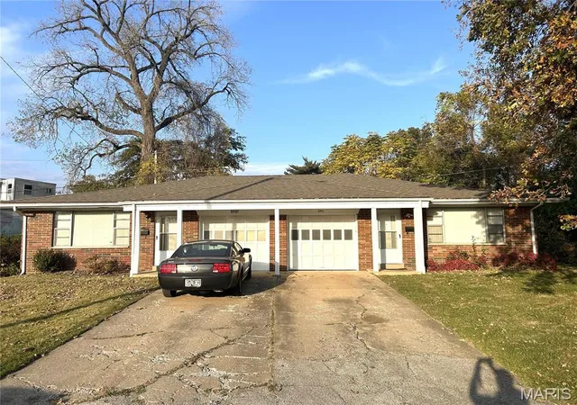 Homes for sale in Belleville, IL | 8921 Tanglewood Cir, Belleville, IL 62223 | MLS# MIS26043422