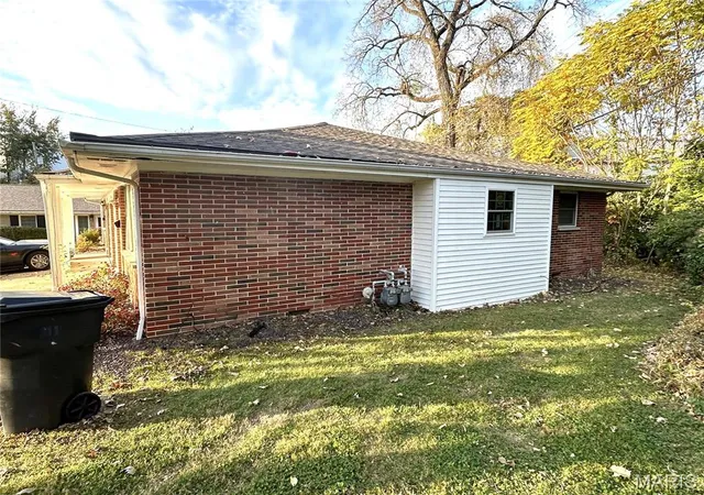 Homes for sale in Belleville, IL | 8921 Tanglewood Cir, Belleville, IL 62223 | MLS# MIS26043422