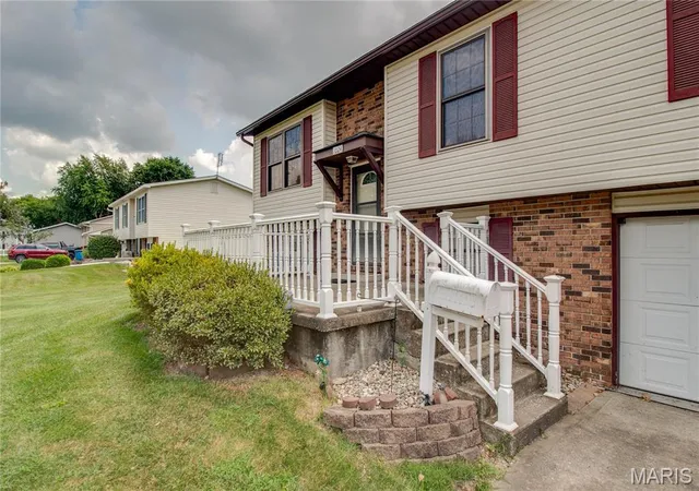 Homes for sale in Jerseyville, IL | 1024 W Hickory St, Jerseyville, IL 62052 | MLS# MIS26043423