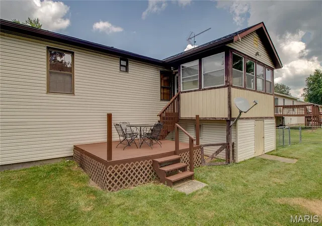 Homes for sale in Jerseyville, IL | 1024 W Hickory St, Jerseyville, IL 62052 | MLS# MIS26043423