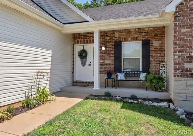 3rd image of 1132 Konert Valley Dr, Fenton, MO 63026 | MLS# MIS26043425