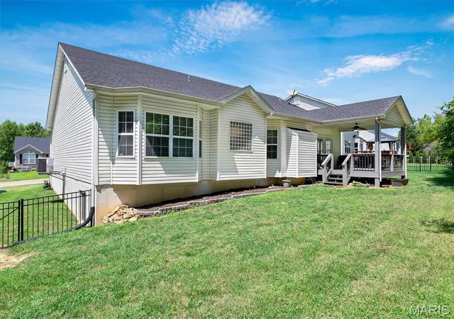 4th image of 1132 Konert Valley Dr, Fenton, MO 63026 | MLS# MIS26043425