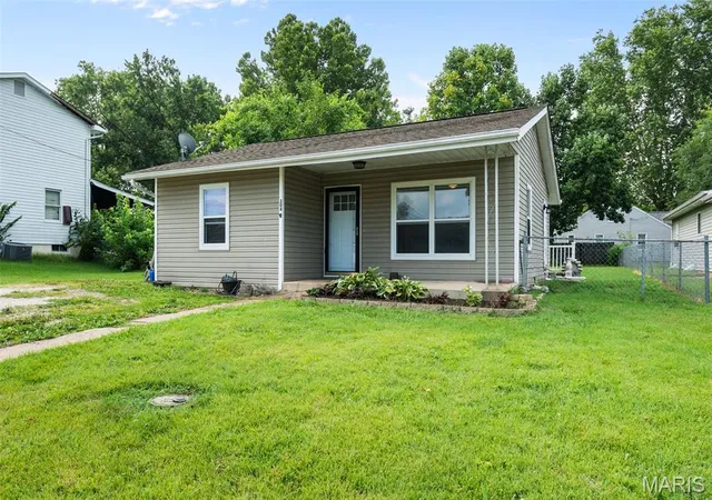 Homes for sale in Pevely, MO | 304 E 3Rd St, Pevely, MO 63070 | MLS# MIS26043433