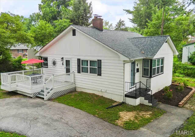Homes for sale in Swansea, IL | 6 Saint Clair Lake Dr, Swansea, IL 62226 | MLS# MIS26043453