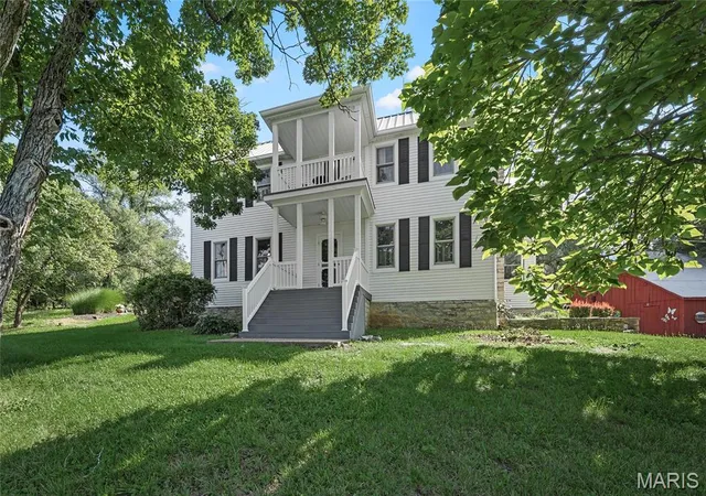 Photo 3 of Single family home for sale at 1415 Hwy F, Defiance, MO 63341 | MLS# MIS26043468 | Listing updated on 2026-10-07