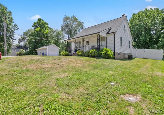 2nd image of 701 Vine St, Festus, MO 63028 | MLS# MIS26043485