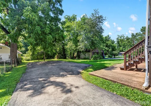 Homes for sale in St John, MO | 3405 Brown Rd, St John, MO 63114 | MLS# MIS26043492