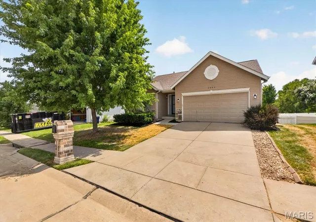 Homes for sale in Lake Saint Louis, MO | 2004 Teresa Fields Ln, Lake Saint Louis, MO 63367 | MLS# MIS26043497