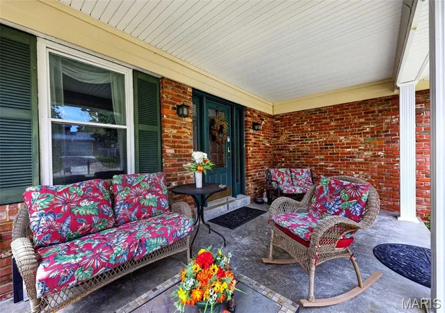 Photo 3 of Single family home for sale at 1522 Pheasant Ridge Dr, Twin Oaks, MO 63011 | MLS# MIS26043506 | Listing updated on 2026-08-27