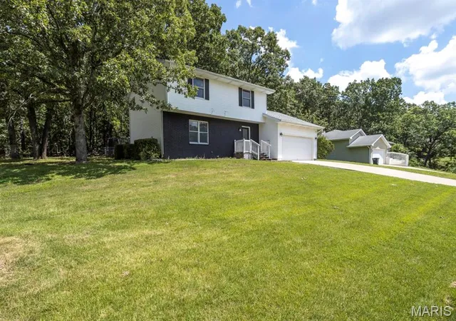 Homes for sale in Waynesville, MO | 500 Stone Ridge Dr, Waynesville, MO 65583 | MLS# MIS26043511