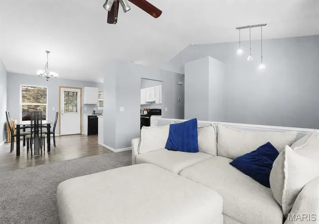 Photo 4 of Sale Pending at 119 Country Club Parc Ct, Imperial, MO 63052 | MLS# MIS26043514 | Listing updated on 2026-08-20