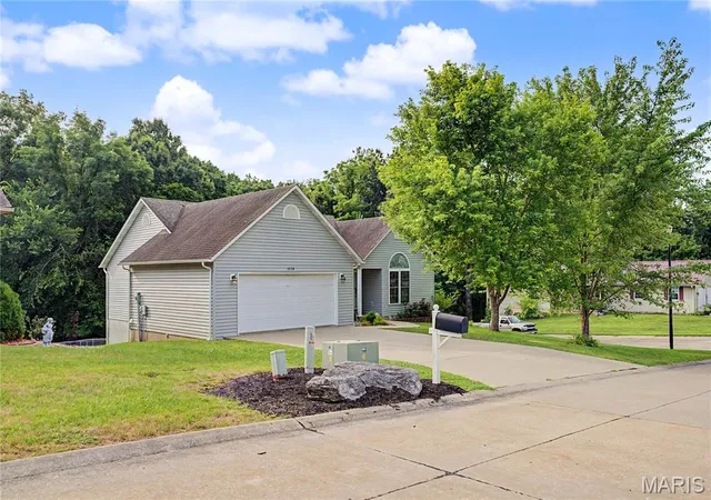 Homes for sale in Jackson, MO | 1328 Oakwood St, Jackson, MO 63755 | MLS# MIS26043517