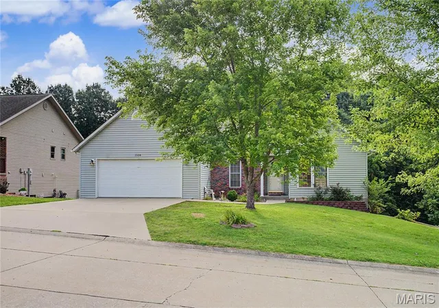 Homes for sale in Jackson, MO | 1328 Oakwood St, Jackson, MO 63755 | MLS# MIS26043517