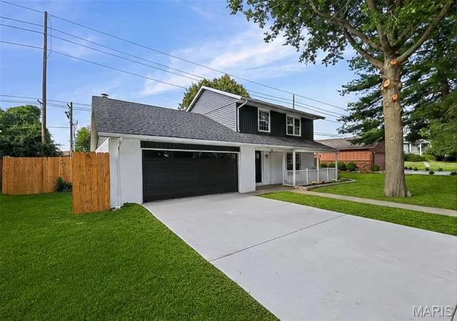 Photo 2 of Single family home for sale at 55 Blanc Lee, Belleville, IL 62226 | MLS# MIS26043519 | Listing updated on 2026-09-17