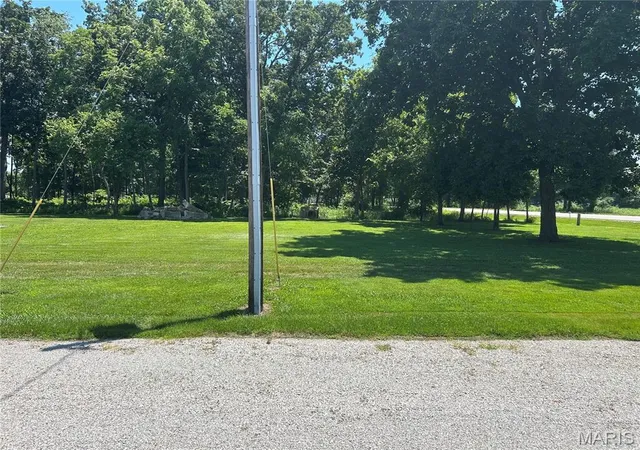 2nd image of 2106 N 2150 St, St Elmo, IL 62458 | MLS# MIS26043523