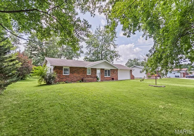 Homes for sale in Jerseyville, IL | 24379 Us Hwy 67, Jerseyville, IL 62052 | MLS# MIS26043525