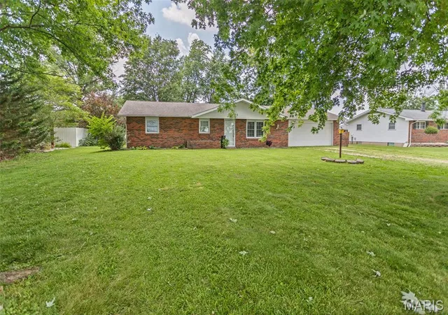 Homes for sale in Jerseyville, IL | 24379 Us Hwy 67, Jerseyville, IL 62052 | MLS# MIS26043525