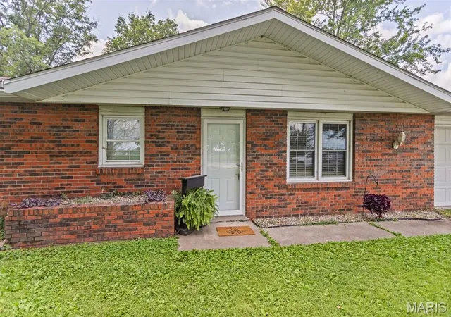 Homes for sale in Jerseyville, IL | 24379 Us Hwy 67, Jerseyville, IL 62052 | MLS# MIS26043525
