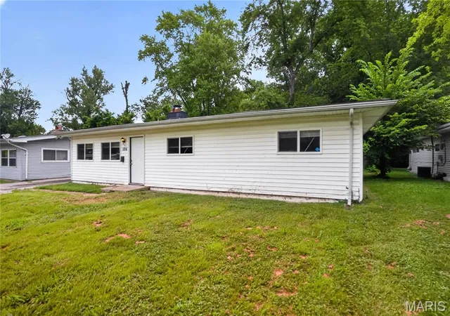 Photo 2 of Single family home for sale at 1126 Haley Ave, St Louis, MO 63121 | MLS# MIS26043565 | Listing updated on 2026-10-26