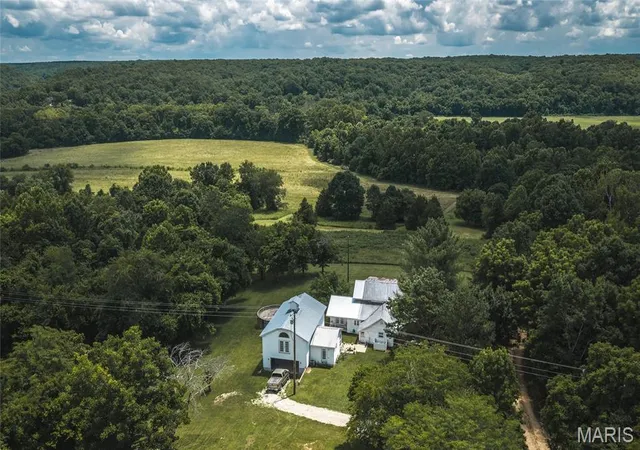 3rd image of 127 Huzzah Creek Rd, Steelville, MO 65565 | MLS# MIS26043571