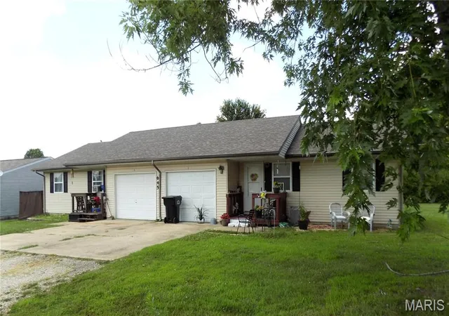 3rd image of 645 N Springfield Rd, St James, MO 65559