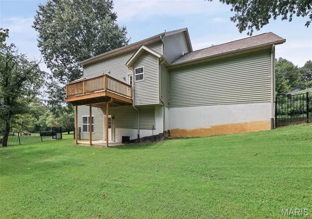 2nd image of 216 E Union St, Edwardsville, IL 62025 | MLS# MIS26043592