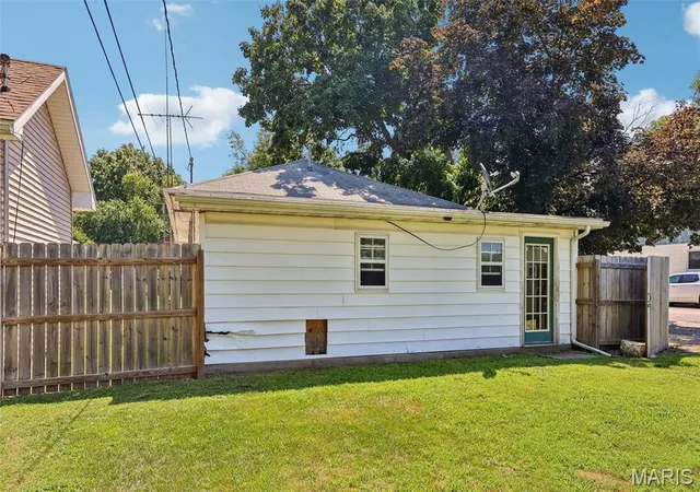 Homes for sale in Carlinville, IL | 304 N Chiles St, Carlinville, IL 62626 | MLS# MIS26043596