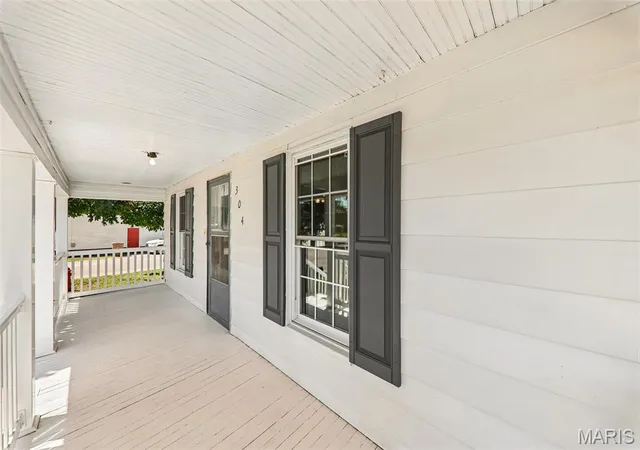 Homes for sale in Carlinville, IL | 304 N Chiles St, Carlinville, IL 62626 | MLS# MIS26043596
