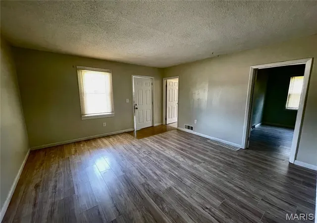 4th image of 466 Bluff Dr, St Louis, MO 63137 | MLS# MIS26043601