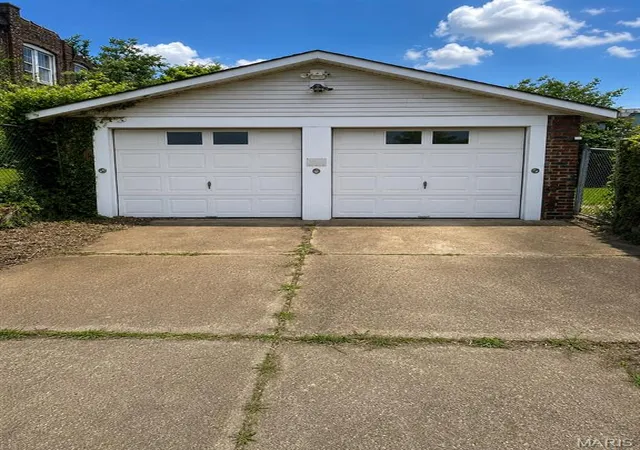 Photo 3 of Multi family home for sale at 1601 N Euclid Ave, Saint Louis, MO 63113 | MLS# MIS26043603 | Listing updated on 2026-08-11