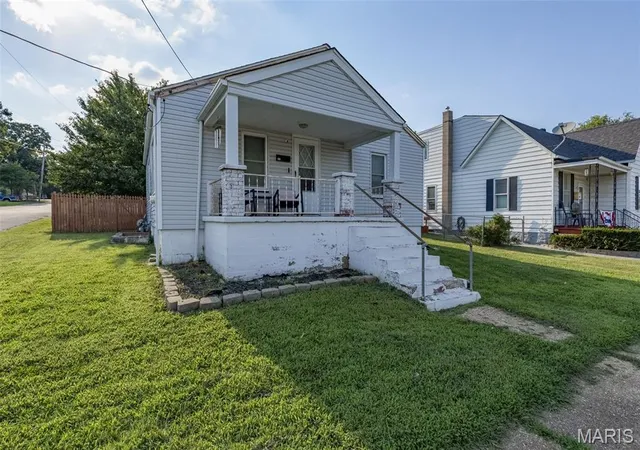 Homes for sale in De Soto, MO | 602 N 5th St, De Soto, MO 63020 | MLS# MIS26043608