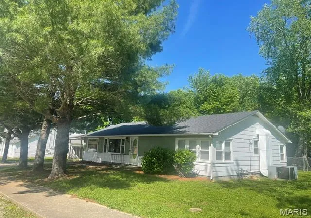 Homes for sale in Fredericktown, MO | 205 Southwood Ave, Fredericktown, MO 63645 | MLS# MIS26043615