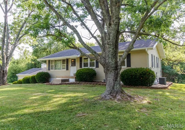 Homes for sale in Lebanon, MO | 30261 Orchard Dr, Lebanon, MO 65536 | MLS# MIS26043617