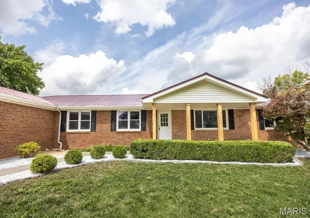 Homes for sale in Red Bud, IL | 9355 State Route 3, Red Bud, IL 62278 | MLS# MIS26043631