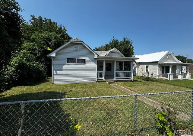 Photo 1 of Single family home for sale at 405 N Desloge Dr, Desloge, MO 63601 | MLS# MIS26043634 | Listing updated on 2026-08-23