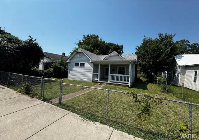2nd image of 405 N Desloge Dr, Desloge, MO 63601 | MLS# MIS26043634