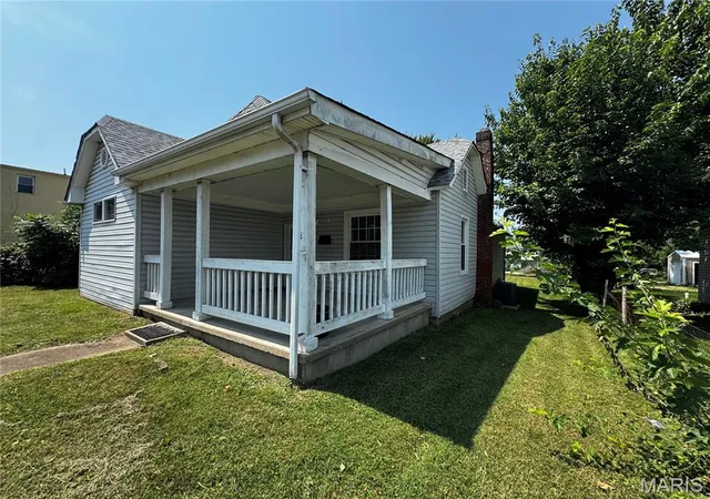 Photo 3 of Single family home for sale at 405 N Desloge Dr, Desloge, MO 63601 | MLS# MIS26043634 | Listing updated on 2026-08-23
